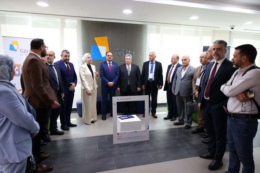 Visit to the GJU3030 activity during the forum programme